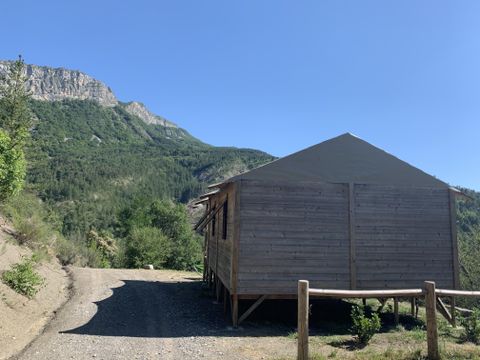 LODGE 4 personnes - Cabane Lodge sur pilotis 34m² 2 chambres  + terrasse