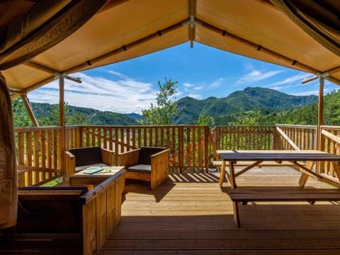 TENTE 6 personnes - Tente Lodge Premium 35m² 3 chambres + terrasse 16m² (avec sanitaire)