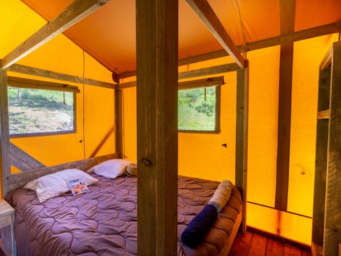 TENTE 6 personnes - Tente Lodge Premium 35m² 3 chambres + terrasse 16m² (avec sanitaire)