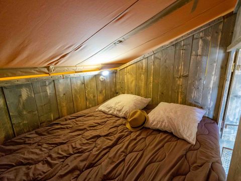 TENTE 6 personnes - Tente Lodge Premium 35m² 3 chambres + terrasse 16m² (avec sanitaire)