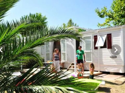 Mobilhome 7 personnes - Mobil-home | Comfort | 3 Ch. | 7 Pers. | Terrasse surélevée non couverte | TV