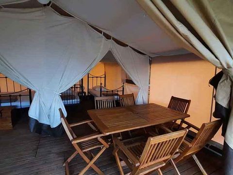 Tente en toile et en bois 4 personnes - LOUBRESSAC