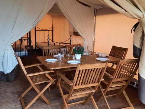 Tente en toile et en bois 4 personnes - LOUBRESSAC