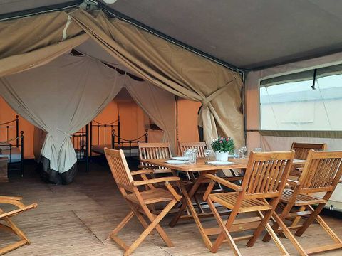 Tente en toile et en bois 4 personnes - LOUBRESSAC