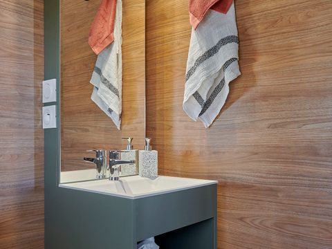 TENTE TOILE ET BOIS 6 personnes - Woodlodge Vue Loire Confort 34m² - 3 chambres + terrasse 6 pers