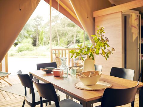 TENTE TOILE ET BOIS 6 personnes - Woodlodge Vue Loire Confort 34m² - 3 chambres + terrasse 6 pers