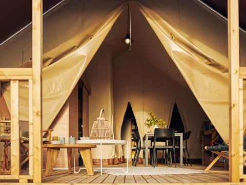 TENTE TOILE ET BOIS 4 personnes - Woodlodge Vue Loire Confort 26m² - 2 chambres + terrasse 4 pers
