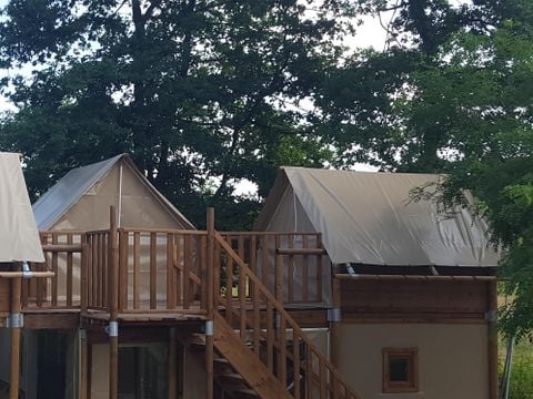 HÉBERGEMENT INSOLITE 6 personnes - Le Nid (sanitaires communs du camping)