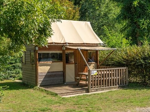 TENTE 4 personnes - Lodge (sanitaires communs du camping)