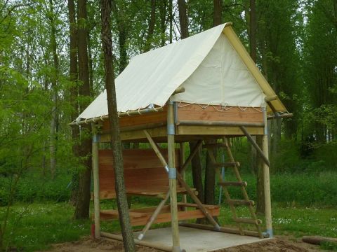 TENTE 2 personnes - bivouac perché (sanitaires communs du camping)