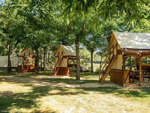 TENTE 2 personnes - bivouac perché (sanitaires communs du camping)
