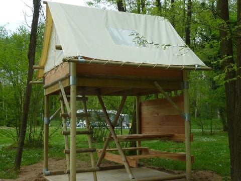 TENTE 2 personnes - bivouac perché (sanitaires communs du camping)