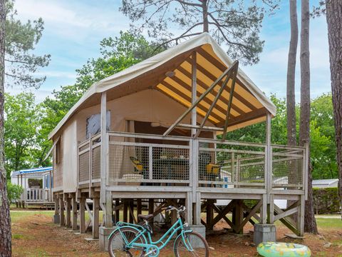 TENTE TOILE ET BOIS 4 personnes - INSOLITE CONFORT LODGE (sans sanitaires)