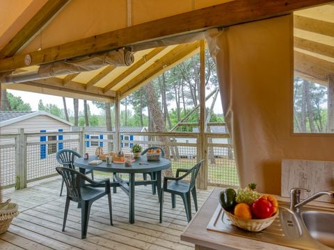 TENTE TOILE ET BOIS 4 personnes - INSOLITE CONFORT LODGE (sans sanitaires)