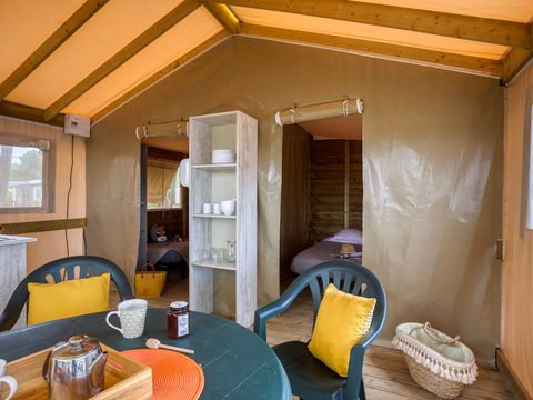 TENTE TOILE ET BOIS 4 personnes - INSOLITE CONFORT LODGE (sans sanitaires)