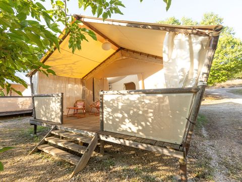 Tente en toile et en bois 4 personnes - Tente Nature Lodge - 2 chambres - Cuisine équipée - Salle de bain