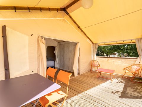 Tente en toile et en bois 4 personnes - Tente Nature Lodge - 2 chambres - Cuisine équipée - Salle de bain
