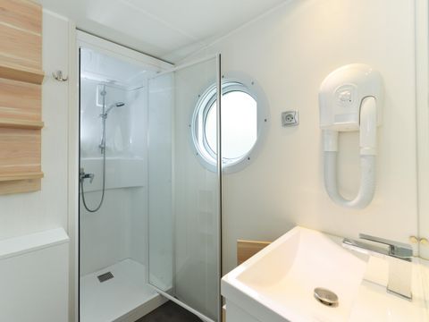 MOBILHOME 4 personnes - Mobil-home Perceval Standard 29m² (2 chambres) + terrasse couverte + TV