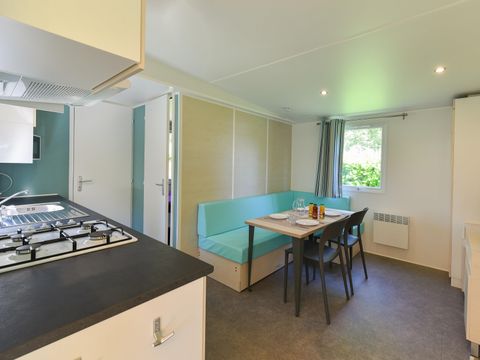 MOBILHOME 4 personnes - Mobil-home Caélia Standard 27m² (2 chambres) + terrasse couverte / Zone piétonne 4 pers