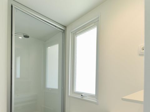 MOBILHOME 6 personnes - Mobil-home Caélia Confort 31m² (3 chambres) + terrasse couverte / Zone piétonne 4/6 pers
