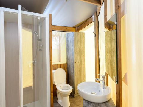 TENTE TOILE ET BOIS 4 personnes - Cabane d'Uther Confort 27m² (2 chambres) + terrasse semi-couverte 4 pers
