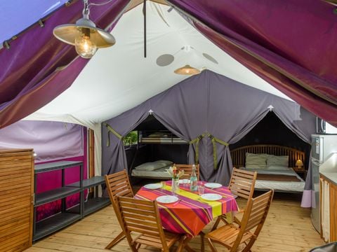 Tente en toile et en bois 5 personnes - Freeflower Confort 37m² (2 chambres) + terrasse couverte 13m² - sans sanitaires - 5 pers