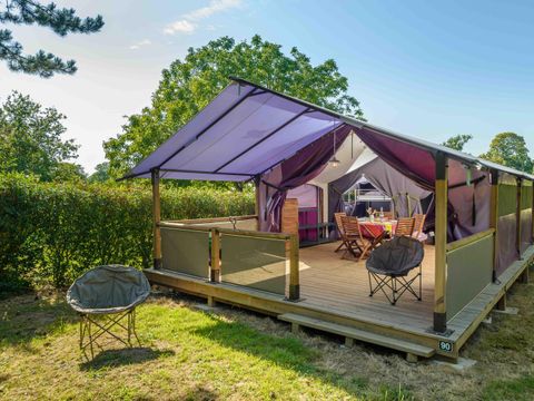 TENTE TOILE ET BOIS 5 personnes - Freeflower Confort 37m² (2 chambres) + terrasse couverte 13m² - sans sanitaires - 5 pers
