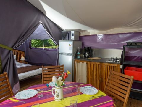 Tente en toile et en bois 5 personnes - Freeflower Confort 37m² (2 chambres) + terrasse couverte 13m² - sans sanitaires - 5 pers