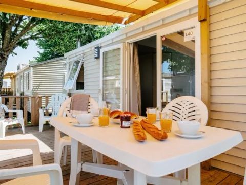MOBILHOME 4 personnes - Mobil-home | Comfort | 2 Ch. | 4 Pers. | Terrasse surélevée | Clim.