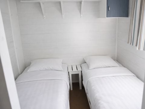 MOBILHOME 4 personnes - MH2 20 m² pas de terrasse (lits: 1 gd + 2 pts côte à côte)