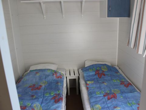 MOBILHOME 4 personnes - MH2 20 m² pas de terrasse (lits: 1 gd + 2 pts côte à côte)