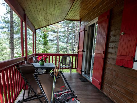 CHALET 5 personnes - Chalet Standard Cabane mezzanine 25m² - 1 chambre + Terrasse couverte - 5/7 pers