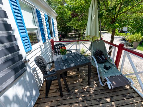 MOBILHOME 4 personnes - Mobil-home Standard Escapade 23m² - 2 chambres + Terrasse avec parasol - 4 pers