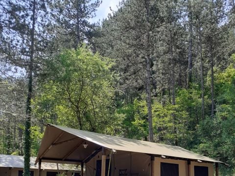 TENTE TOILE ET BOIS 5 personnes - Lodge Insolite Pinède 46m² - 2 chambres + Terrasse couverte + Plancha - 5/7 pers