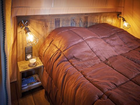 TENTE TOILE ET BOIS 5 personnes - Lodge Insolite Pinède 46m² - 2 chambres + Terrasse couverte + Plancha - 5/7 pers