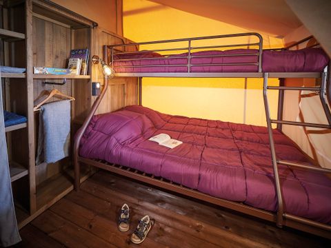 TENTE TOILE ET BOIS 7 personnes - Lodge Insolite Pinède 46m² - 2 chambres + Terrasse couverte + Plancha