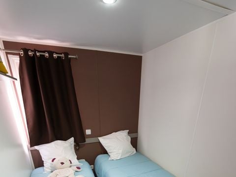 MOBILHOME 4 personnes - Mobil-home Premium Riviera 28m² proximité rivière- 2 chambres + Terrasse couverte - 4 pers