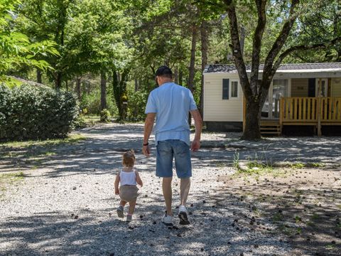 MOBILHOME 4 personnes - Mobil-home Confort Cocoon 28m² - 2 chambres + Terrasse couverte - 4 pers