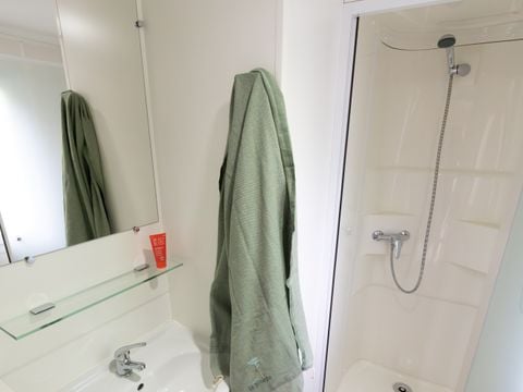 MOBILHOME 4 personnes - Confort Cocoon Clim 28m²  (2ch-4pers) + Terrasse couverte + Clim