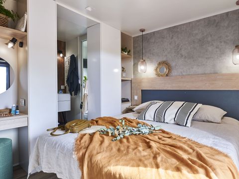 MOBILHOME 4 personnes - Crecy la Chapelle : QUEEN 2 CHAMBRES - 2 SDB - AVEC CLIMATISEUR - DRAPS ET SERVIETTES INCLUS 1/4 pers