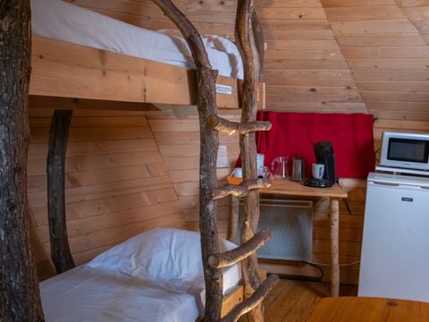 Hébergement 4 personnes - Cabane dans les arbres (avec toilettes sèches, sans douche)