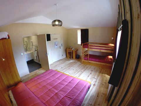 CHAMBRE 5 personnes - Hôtel insolite 