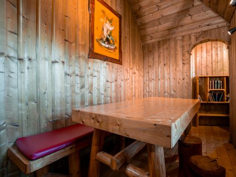 Hébergement 10 personnes - Château dans les branches