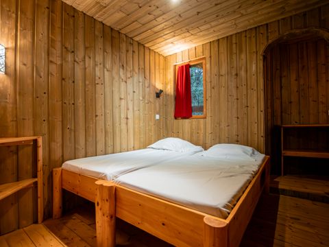 Hébergement 10 personnes - Château dans les branches