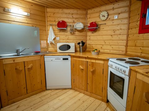 HÉBERGEMENT INSOLITE 10 personnes - Manoir dans les branches