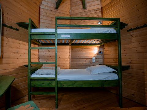 HÉBERGEMENT INSOLITE 10 personnes - Manoir dans les branches