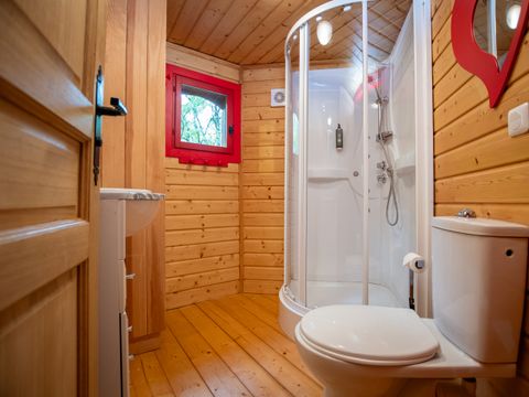 HÉBERGEMENT INSOLITE 10 personnes - Manoir dans les branches