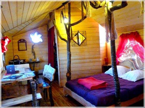 HÉBERGEMENT INSOLITE 6 personnes - Maison dans les branches
