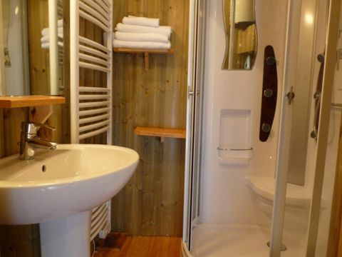 HÉBERGEMENT INSOLITE 6 personnes - Maison dans les branches