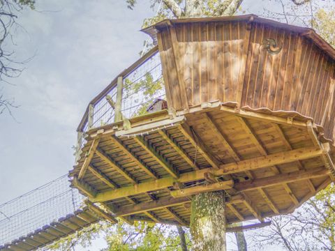 HÉBERGEMENT INSOLITE 2 personnes - Cabane dans les arbres (avec toilettes sèches, sans douche)